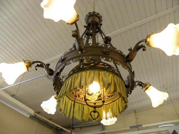 Zug - Lampe - Leuchter antik, gross und schwehr verkleinern